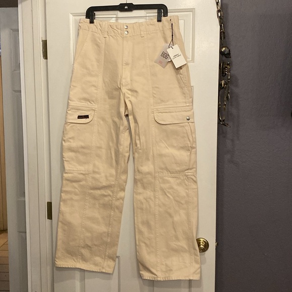 URBAN OUTFITTERS - NWT - pants: beige pocketed cargo wideleg w zip, buttons - 32 - Picture 6 of 16
